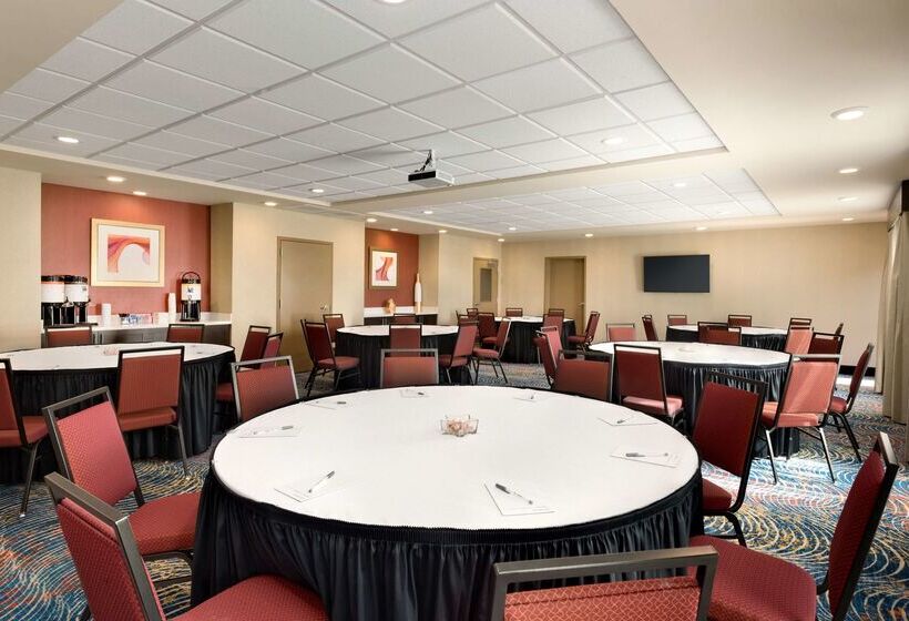 فندق Hampton Inn & Suites Monroe