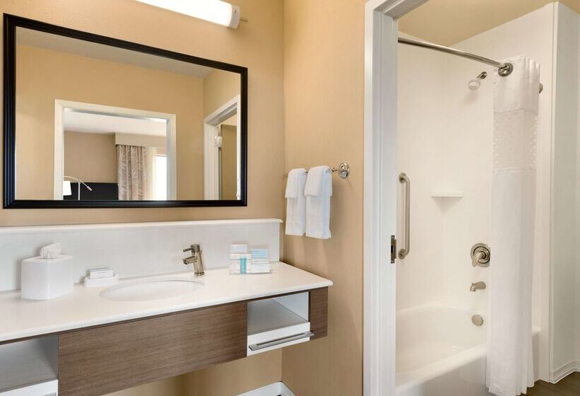 فندق Hampton Inn & Suites Monroe