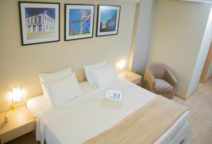 Отель Intercity Montes Claros