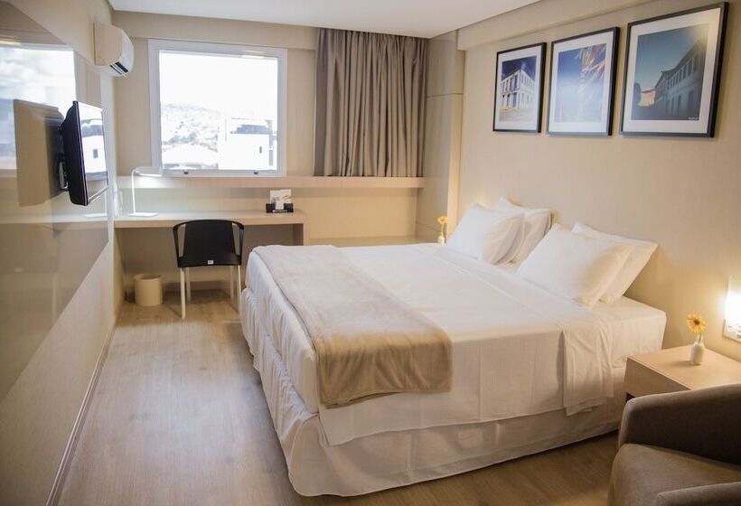 Отель Intercity Montes Claros