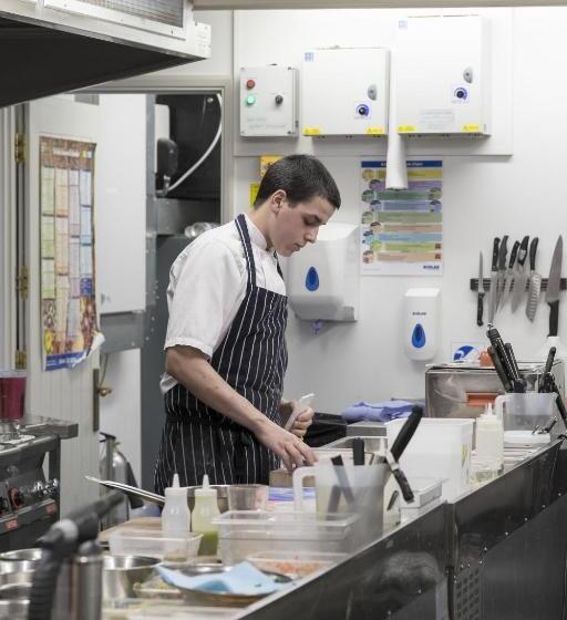 فندق Kentisbury Grange