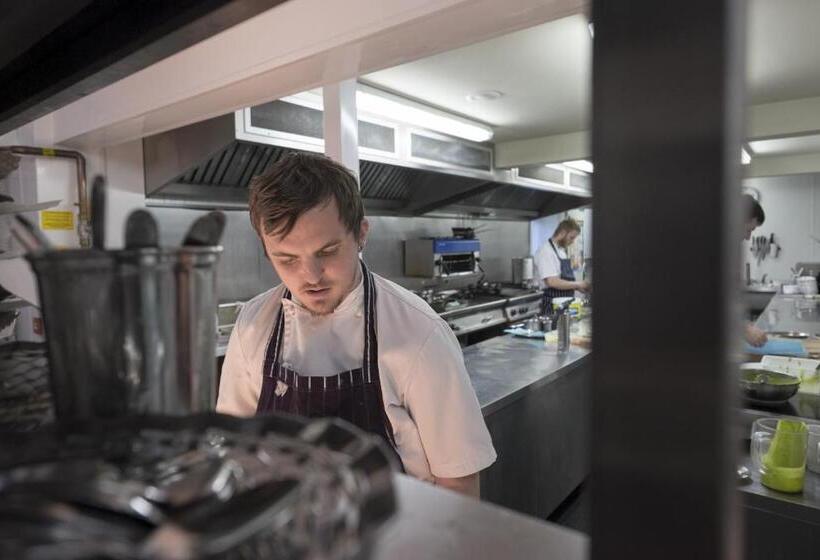 فندق Kentisbury Grange