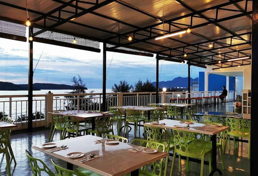 Отель Langkapuri Resort Langkawi