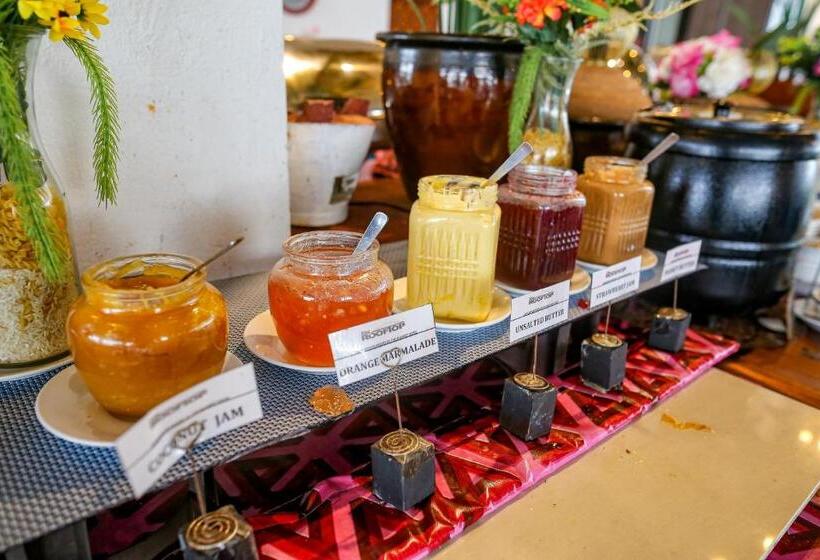 Отель Langkapuri Resort Langkawi