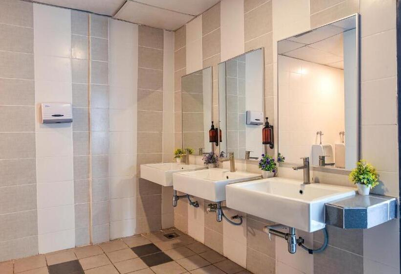 Отель Langkapuri Resort Langkawi