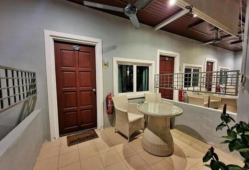 هتل Langkawi Chantique