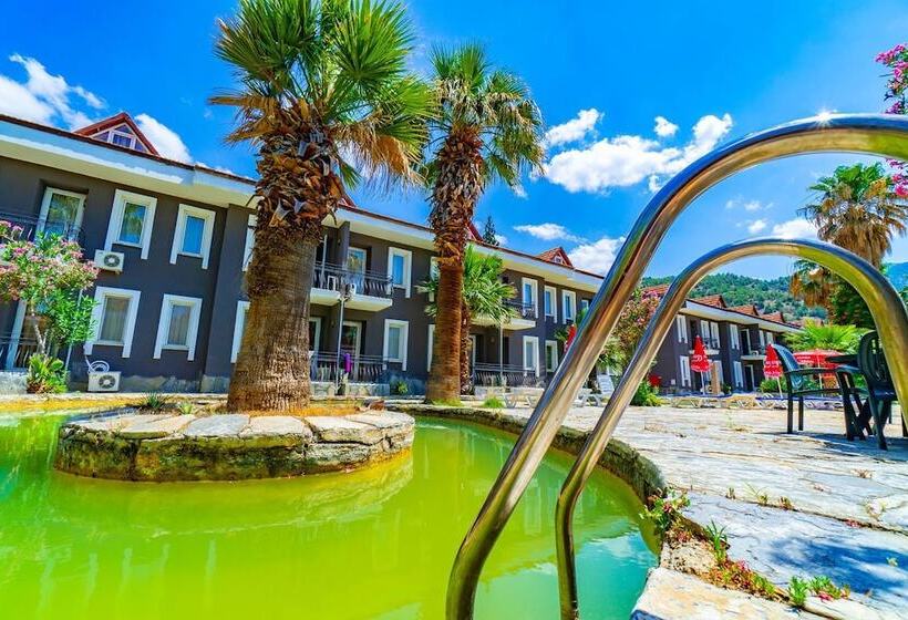 בית מלון כפרי Larina Thermal Resort & Spa