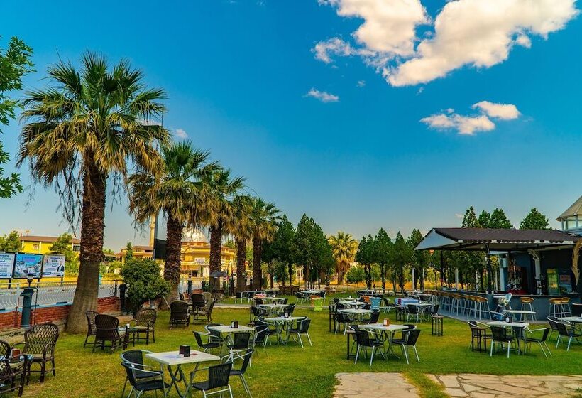 هتل Larina Thermal Resort & Spa