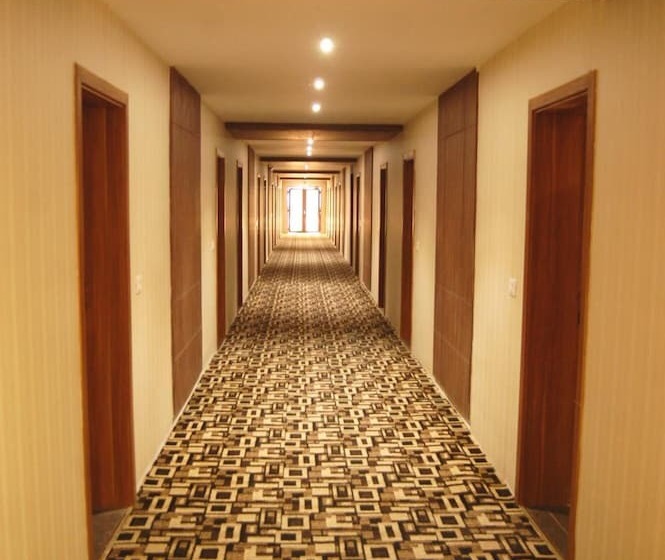 호텔 Le Roi Raipur At Raipur Railway Station