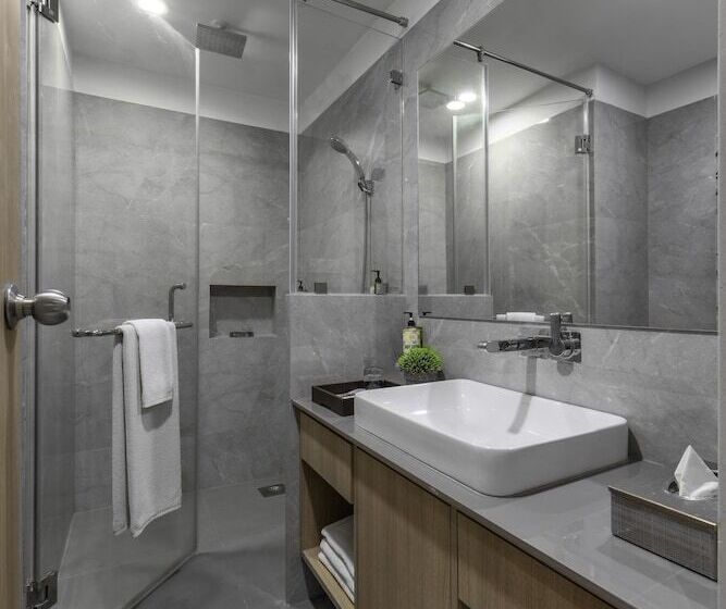 Lemon Tree Hotel, Vadodara