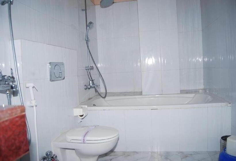 酒店 Om International