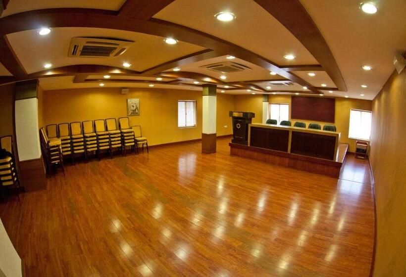 Hotel Paramount Tower