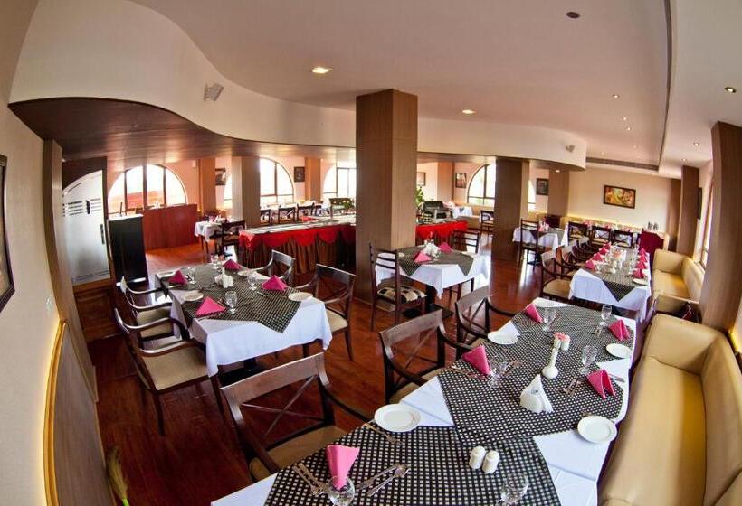 Hotel Paramount Tower