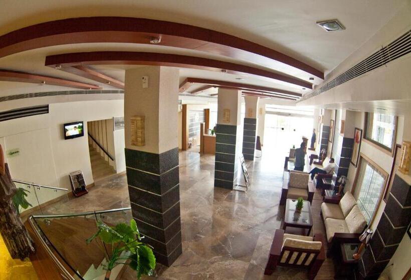 Hotel Paramount Tower