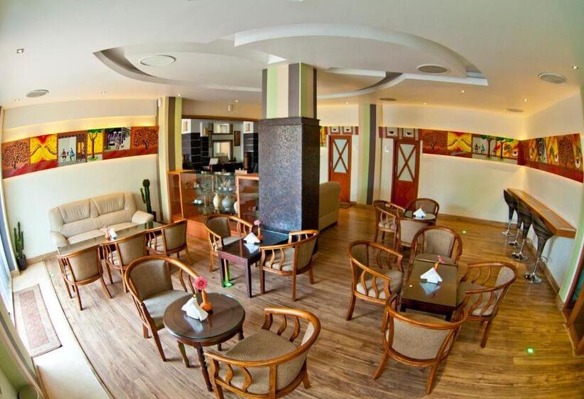 Hotel Paramount Tower