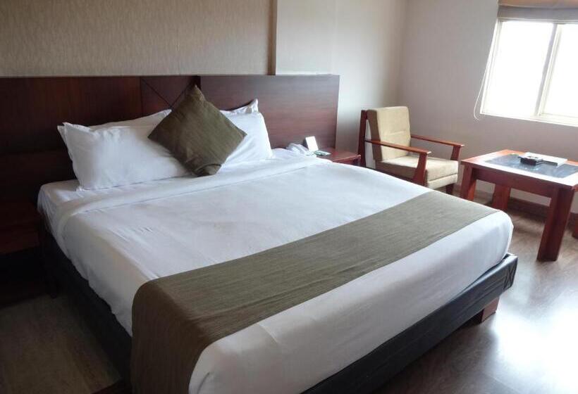 Hotel Paramount Tower