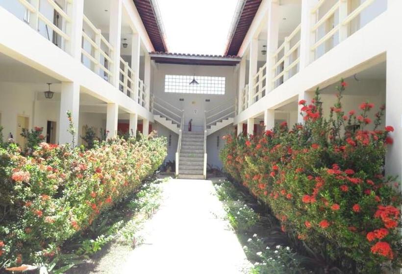 فندق Pousada Planeta Guarajuba