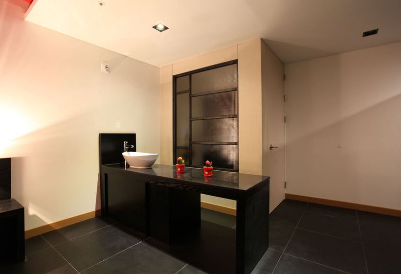 Hotel R Lee Suite Ganseok