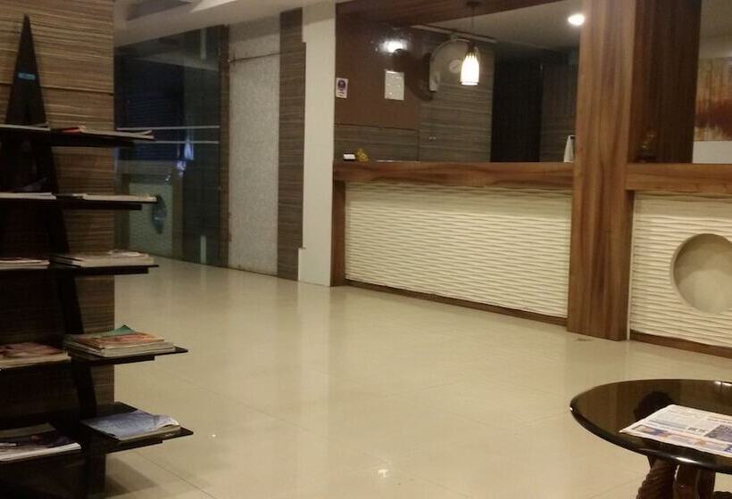 酒店 Royal Enclave