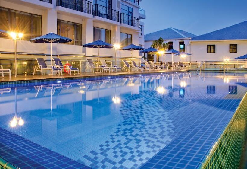 בית מלון כפרי Royale Chulan Penang