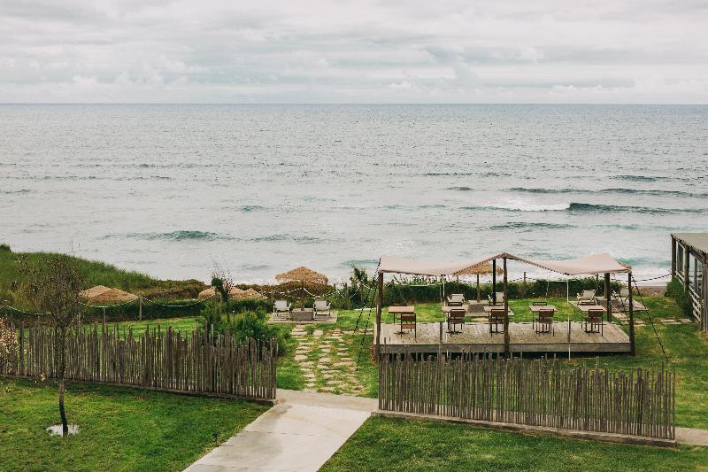 ホテル Santa Bárbara Ecobeach Resort