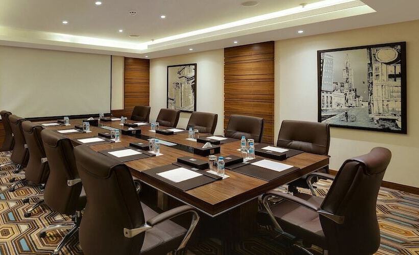 בית מלון כפרי Sayaji Kolhapur