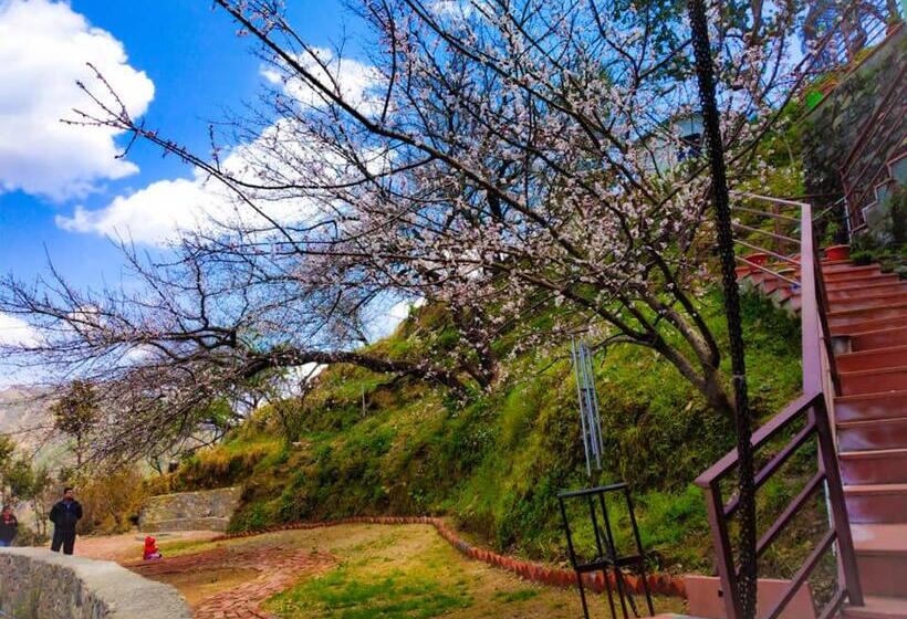 בית מלון כפרי Seclude Ramgarh Cliff S Edge