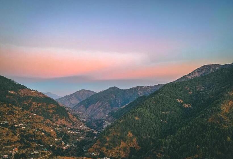 בית מלון כפרי Seclude Ramgarh Cliff S Edge