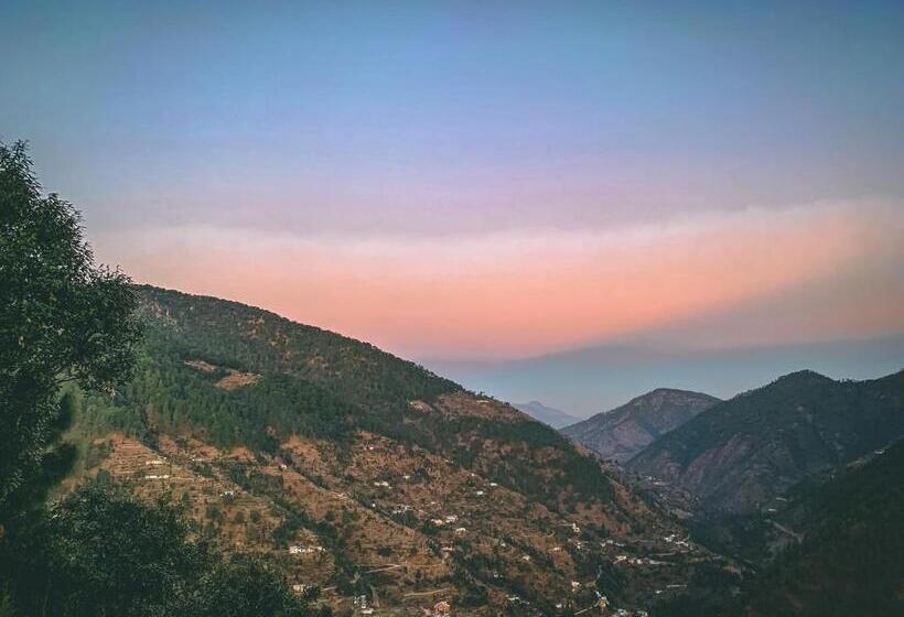 בית מלון כפרי Seclude Ramgarh Cliff S Edge