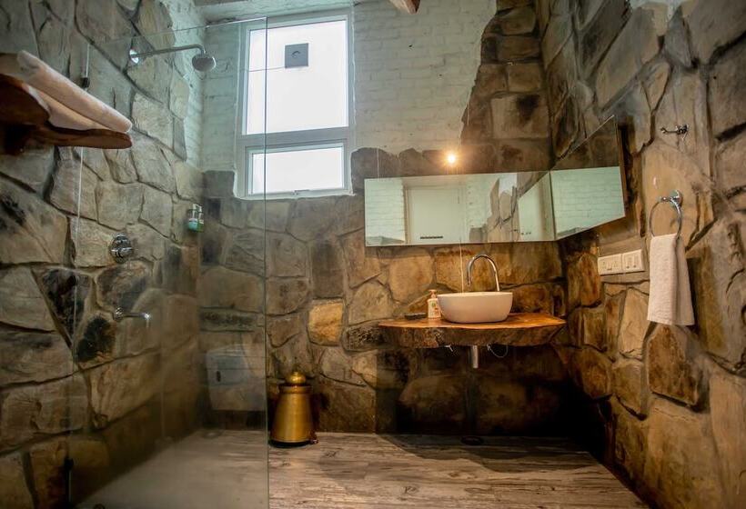 בית מלון כפרי Seclude Ramgarh Cliff S Edge