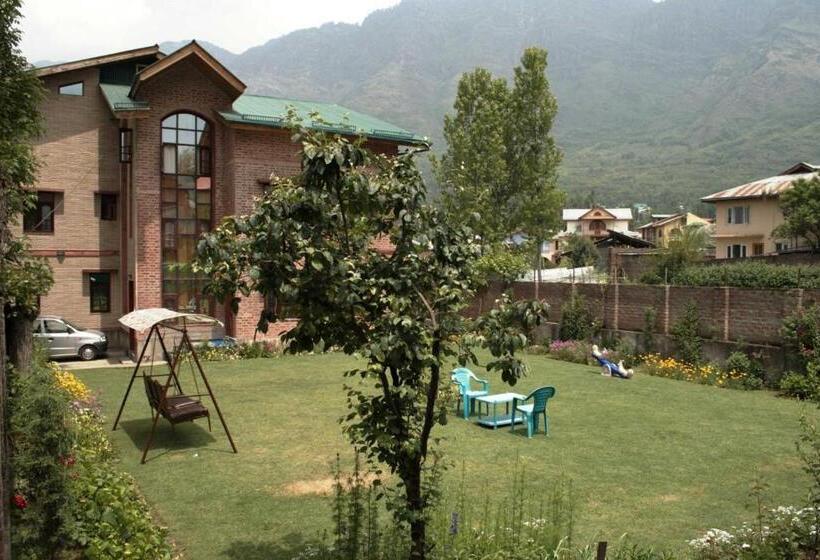 Hotel Sheesha Residency