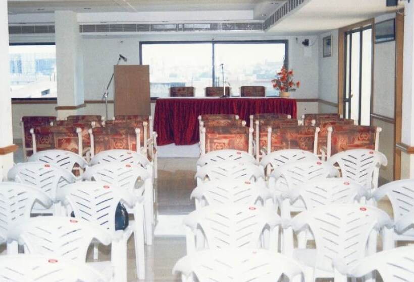 هتل Tara International