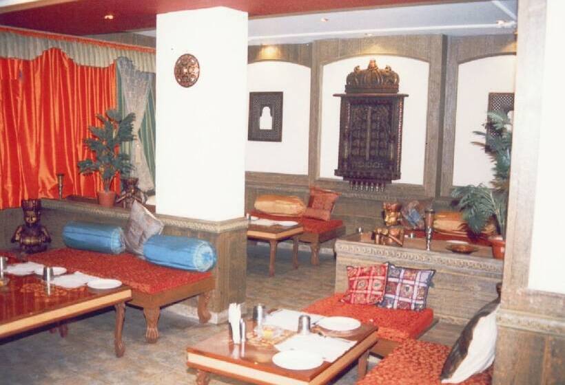 هتل Tara International