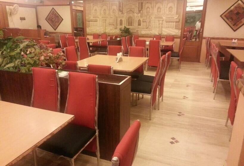 هتل Tara International