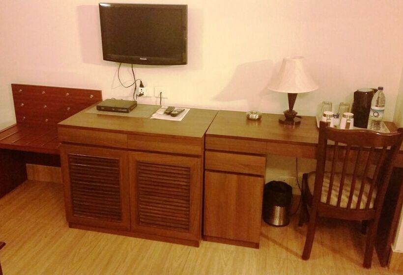 Отель Tavisha Villa