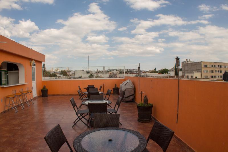 Отель The Lit 13