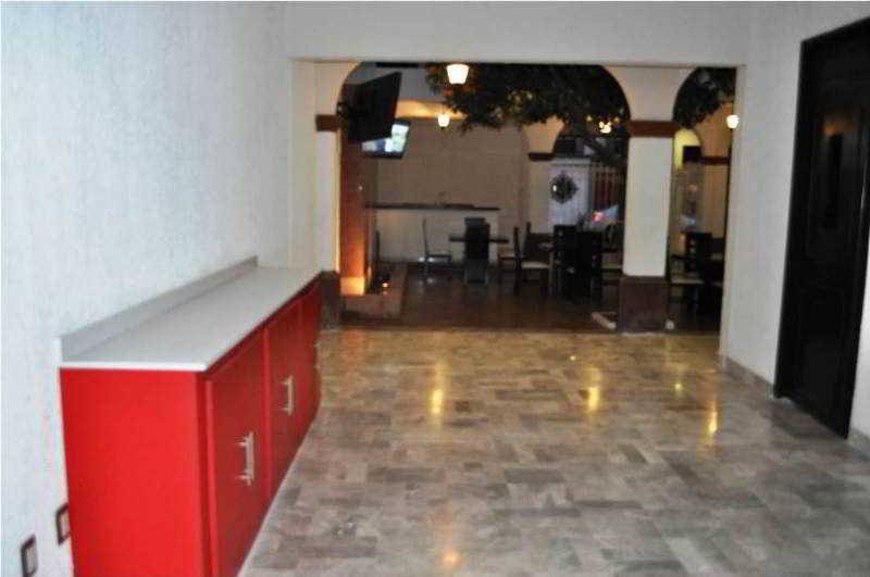 Отель The Lit 13