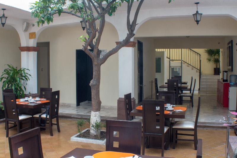 Отель The Lit 13