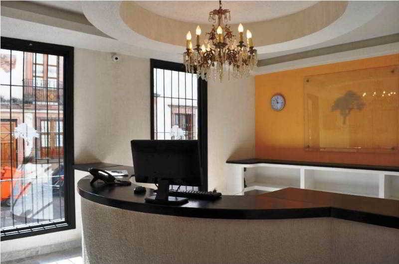 Отель The Lit 13