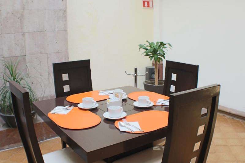 Отель The Lit 13