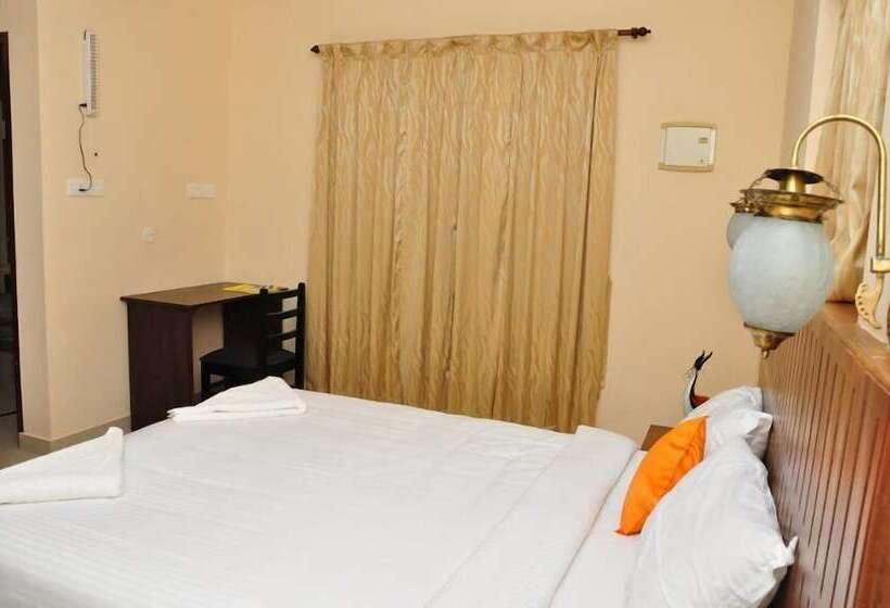 Отель Varkala Villa