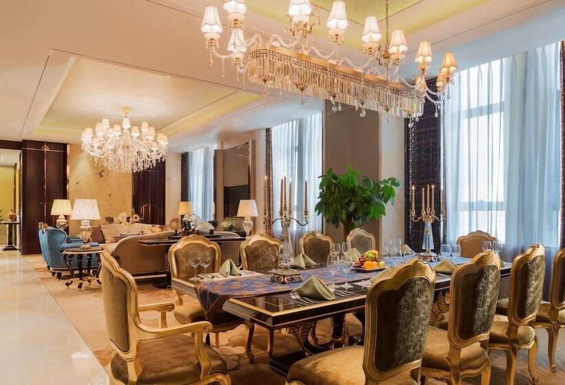 فندق Wanda Realm Chifeng