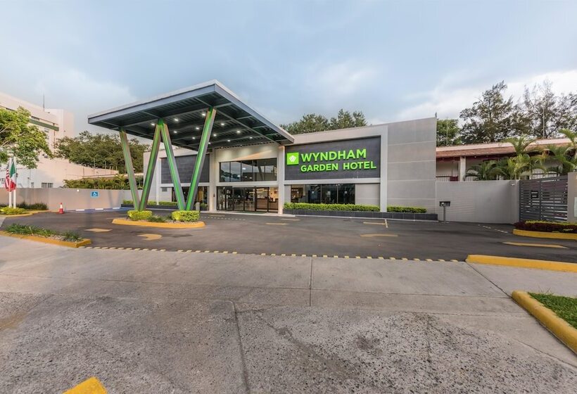 فندق Wyndham Garden Guadalajara Expo Plaza Del Sol
