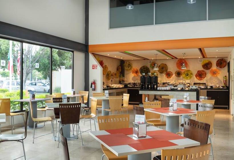 فندق Wyndham Garden Guadalajara Expo Plaza Del Sol