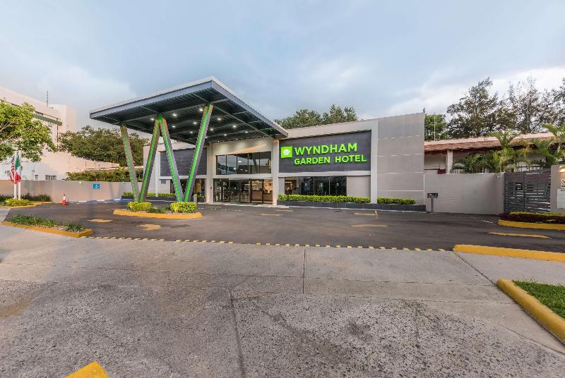 فندق Wyndham Garden Guadalajara Expo Plaza Del Sol