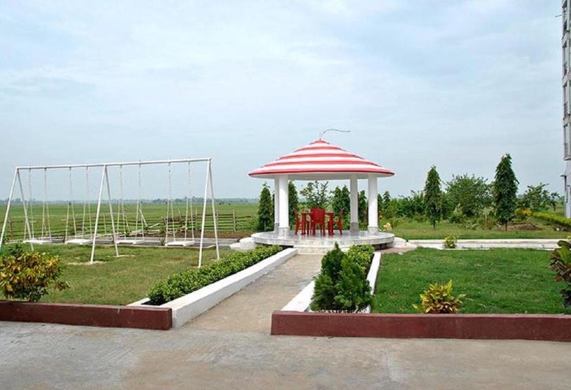 בית מלון כפרי Yashoda International