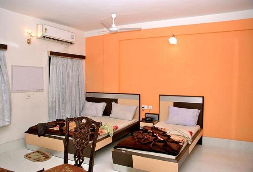 בית מלון כפרי Yashoda International