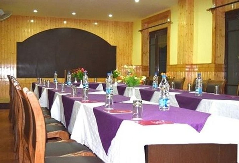 فندق Zojila Residency