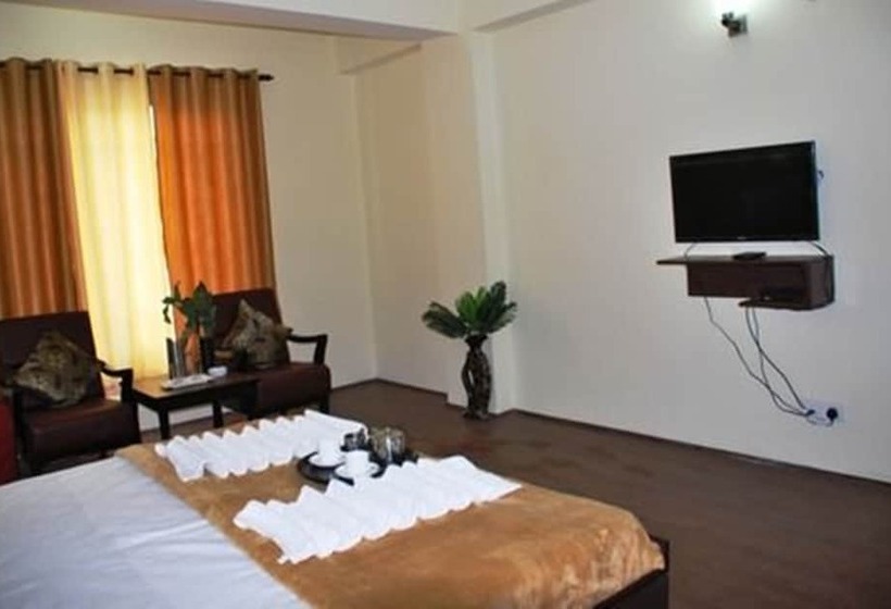 فندق Zojila Residency