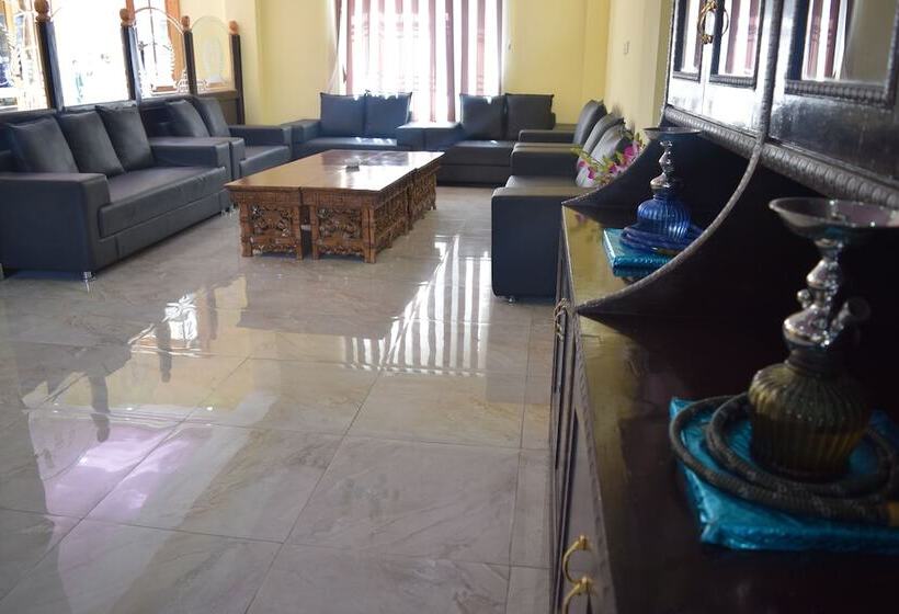 فندق Zojila Residency